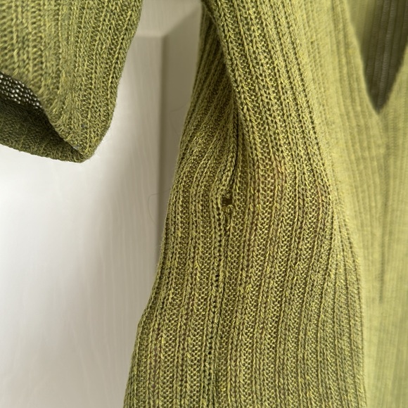 Top - Picture 2 of 2